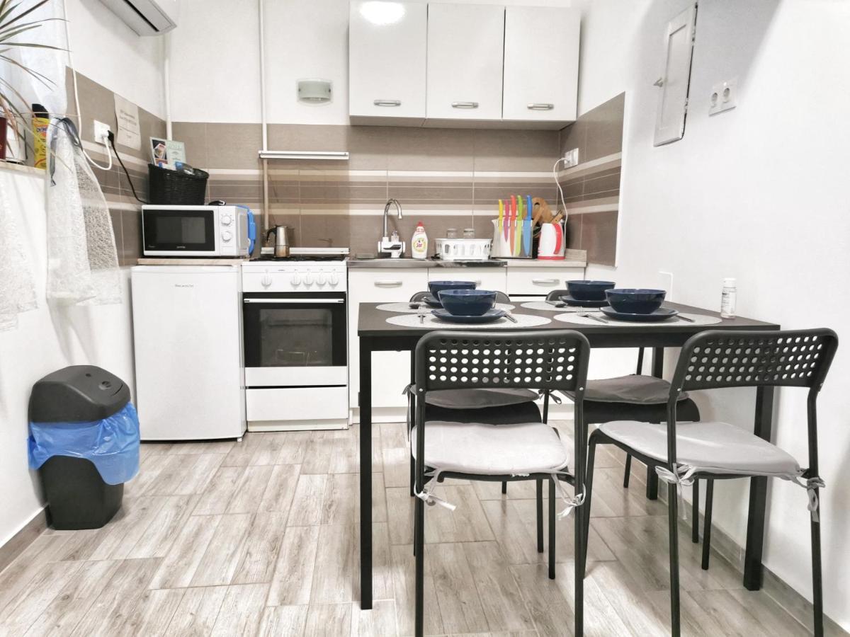 A-b Apartment Gyula