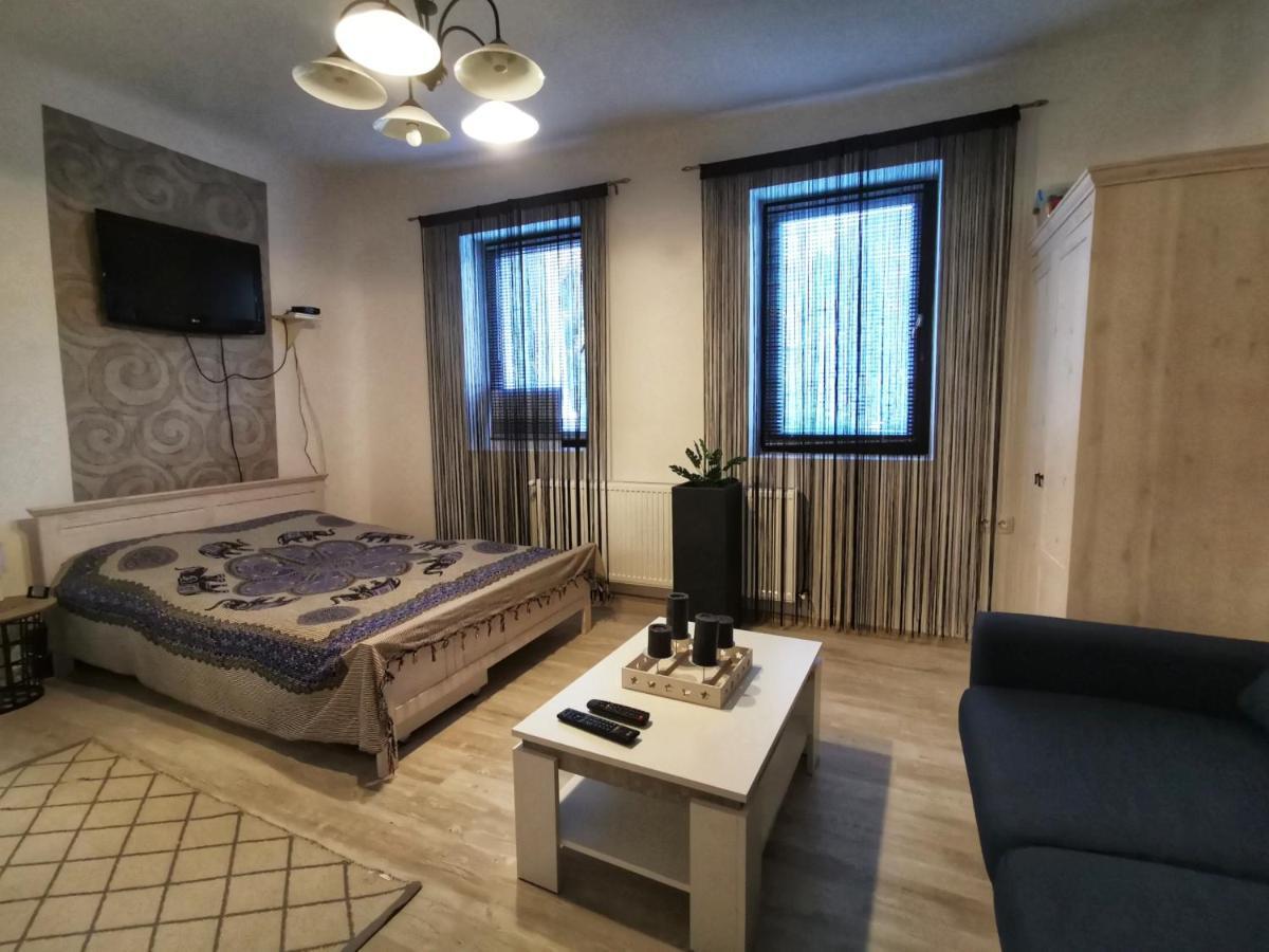 Apartment A-b *